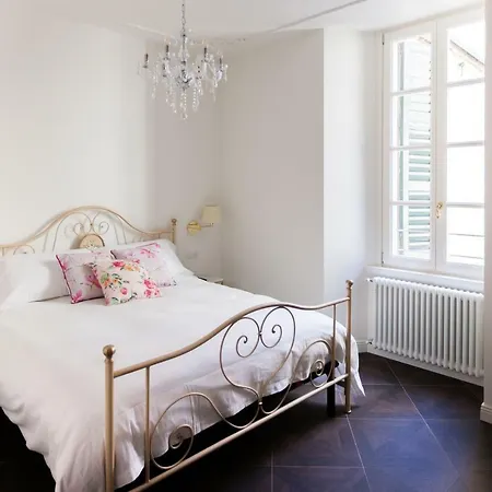Alessia's Place 4*