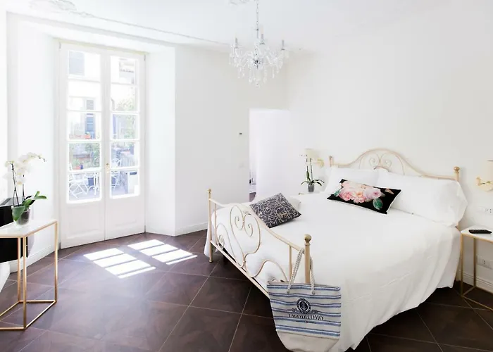 Alessia's Place 4*